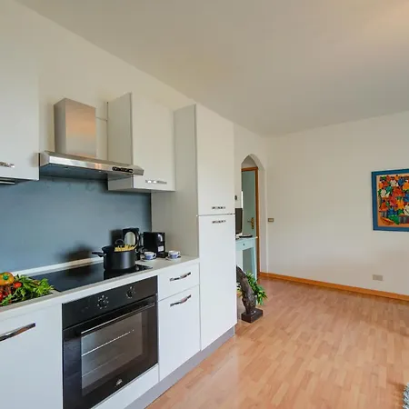 Daire Oasi Di Pace Lake View Balcony - Happy *