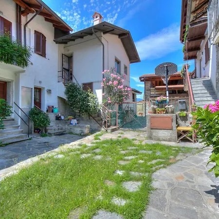 Daire Oasi Di Pace Lake View Balcony - Happy *